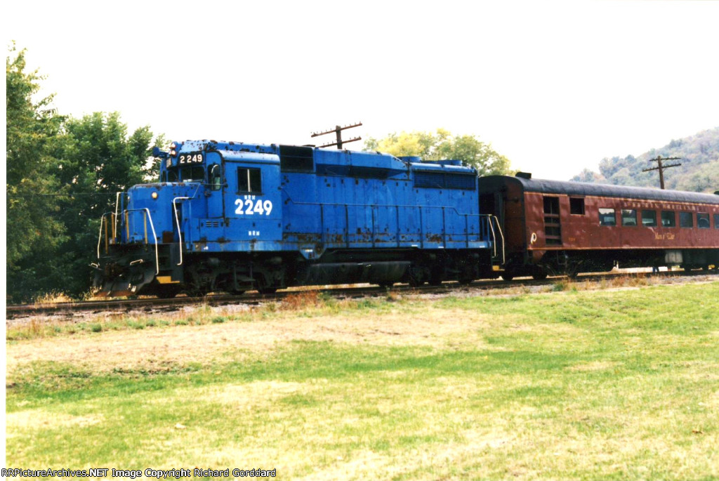 Ex Conrail GP-30 2249
